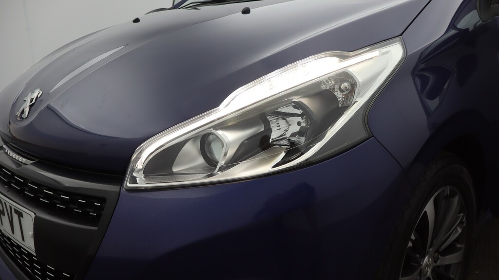 Peugeot 208 1.2 Puretech Xs White Euro 6 Orange #27