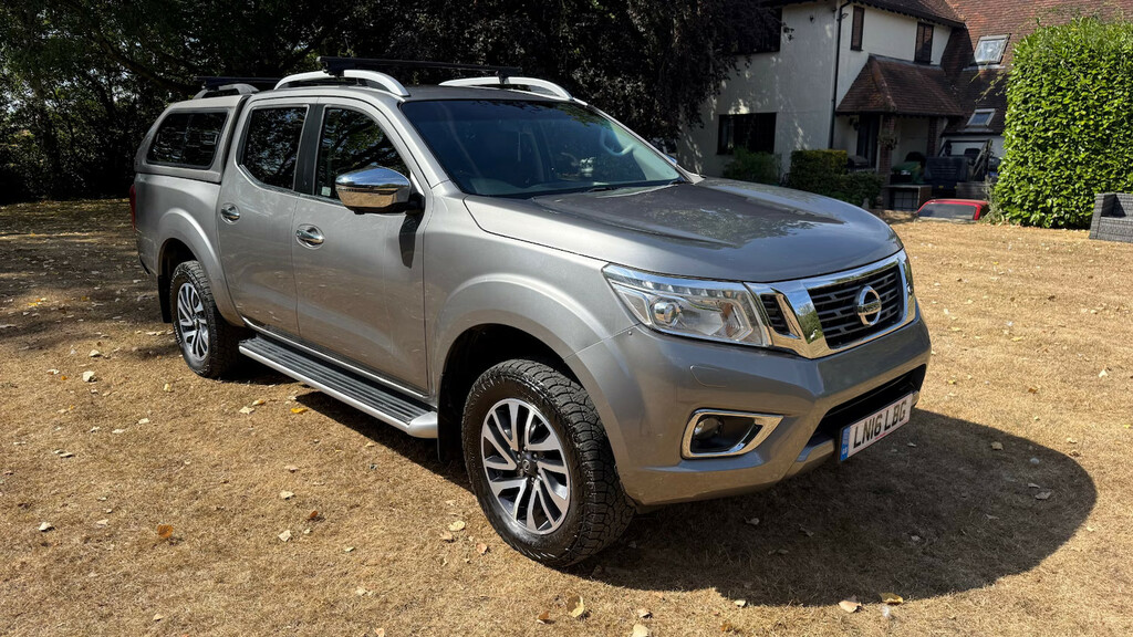Nissan Navara Double Cab Pick Up Tekna 2.3Dci 190 4Wd Pick Up Di Grey