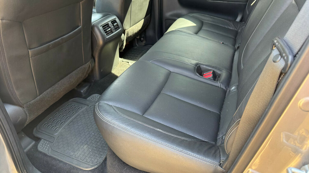 Nissan Navara 2.3 Dci Tekna Pickup Double Cab Grey #8