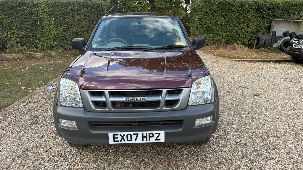 Isuzu Rodeo Single Cab Pick Up Red #2