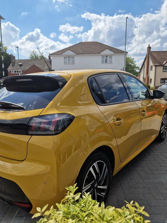 Peugeot 208 Hatchback 1.2 Puretech Allure Premium Euro 6 Ss WK22ROH Yellow #3