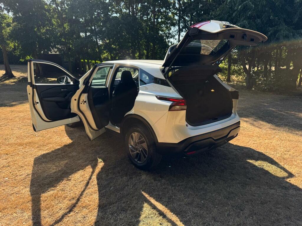 Nissan Qashqai Suv 1.3 Dig-t Mhev Acenta Premium Xtron Euro 6 S White #5