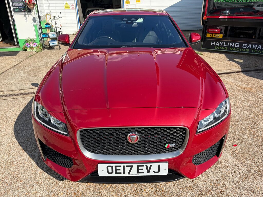 Jaguar XF 3.0D V6 S Saloon Euro 6 Ss 300 Red #2