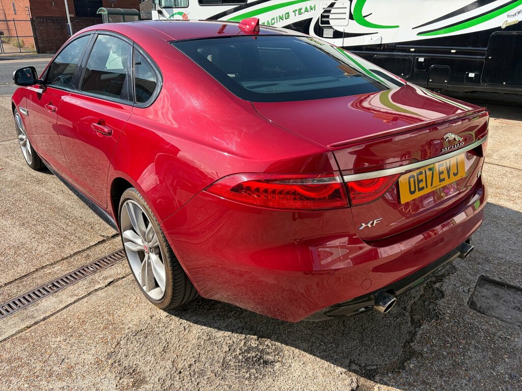 Jaguar XF 3.0D V6 S Saloon Euro 6 Ss 300 Red #4