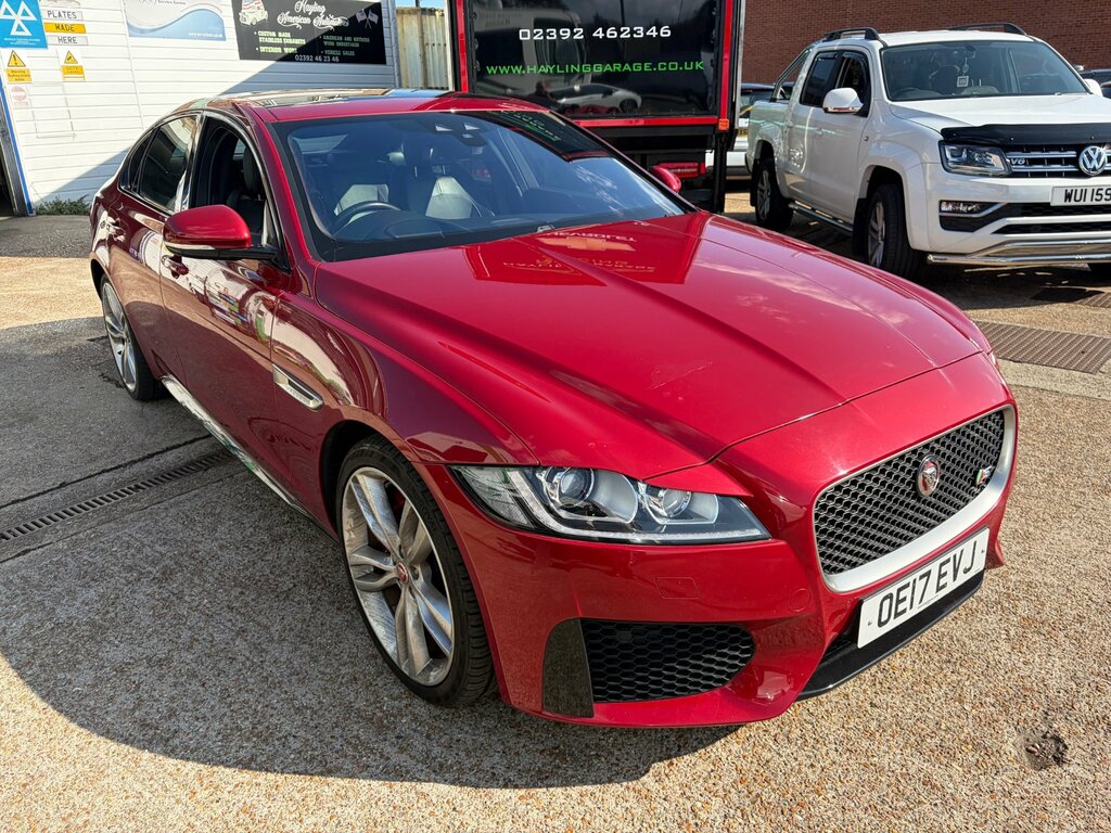 Jaguar XF 3.0D V6 S Saloon Euro 6 Ss 300 Red