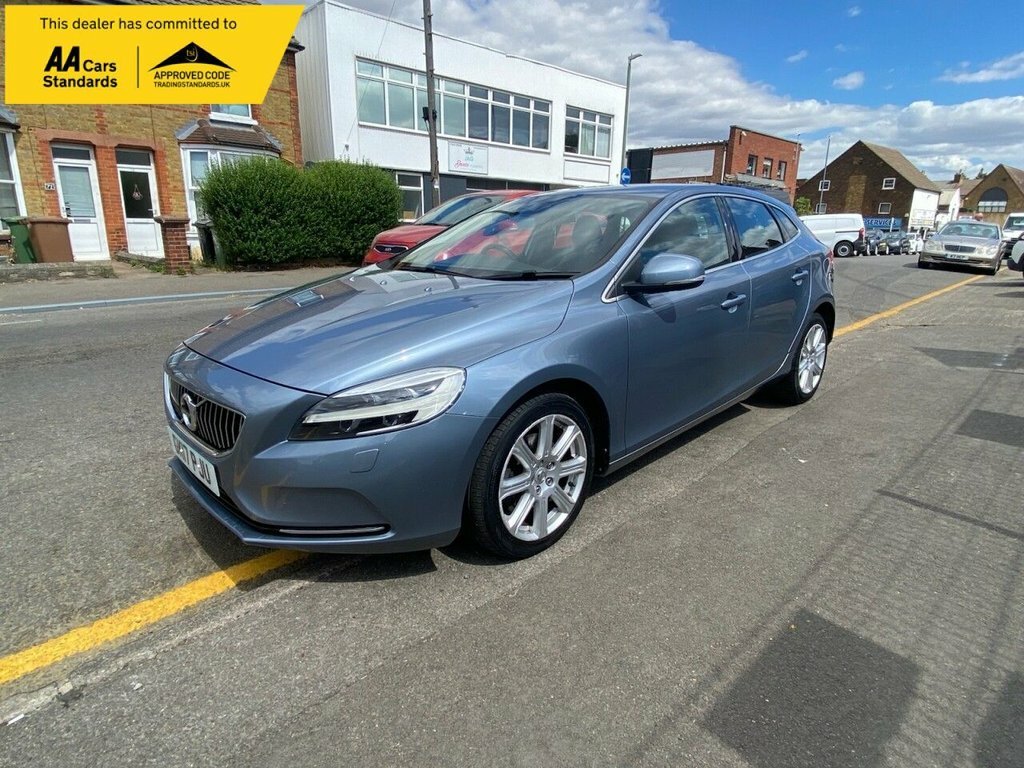 Volvo V40 2L Inscription Blue #3
