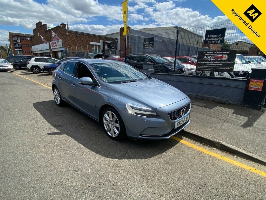 Volvo V40 2L Inscription Blue