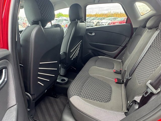 Renault Captur Renault Captur 0.9 Tce 90 Signature X Nav Black #36