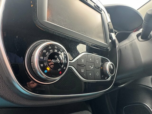 Renault Captur Renault Captur 0.9 Tce 90 Signature X Nav Black #29