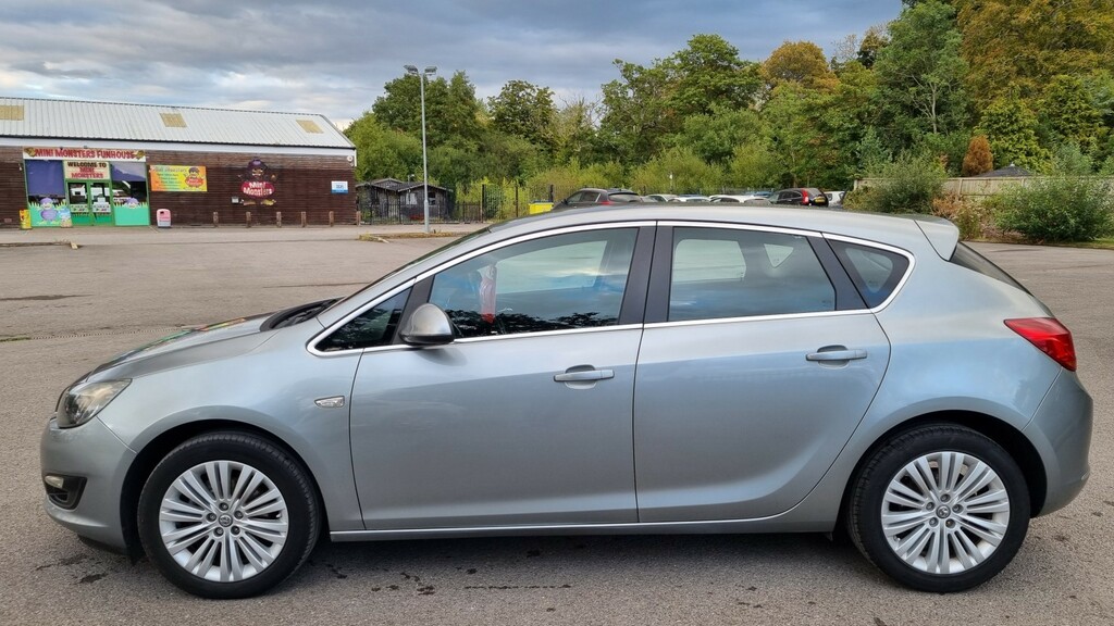 Vauxhall Astra Hatchback 1.6 16V Excite 2014 BL64SWX Silver #3