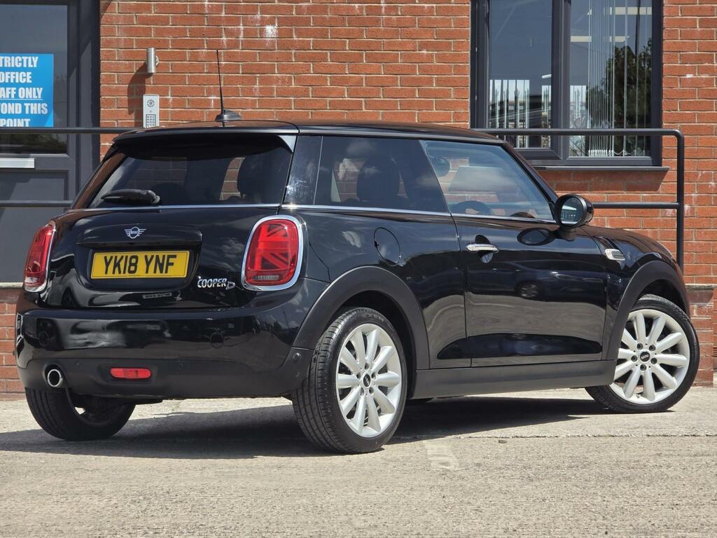 Mini Hatch 1.5 3-Door Hatch Cooper D Black #6
