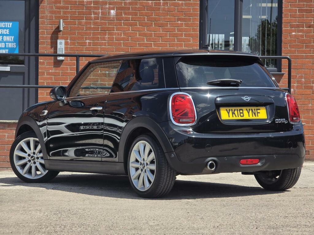 Mini Hatch 1.5 3-Door Hatch Cooper D Black #2