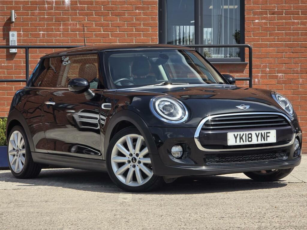 Mini Hatch 1.5 3-Door Hatch Cooper D Black