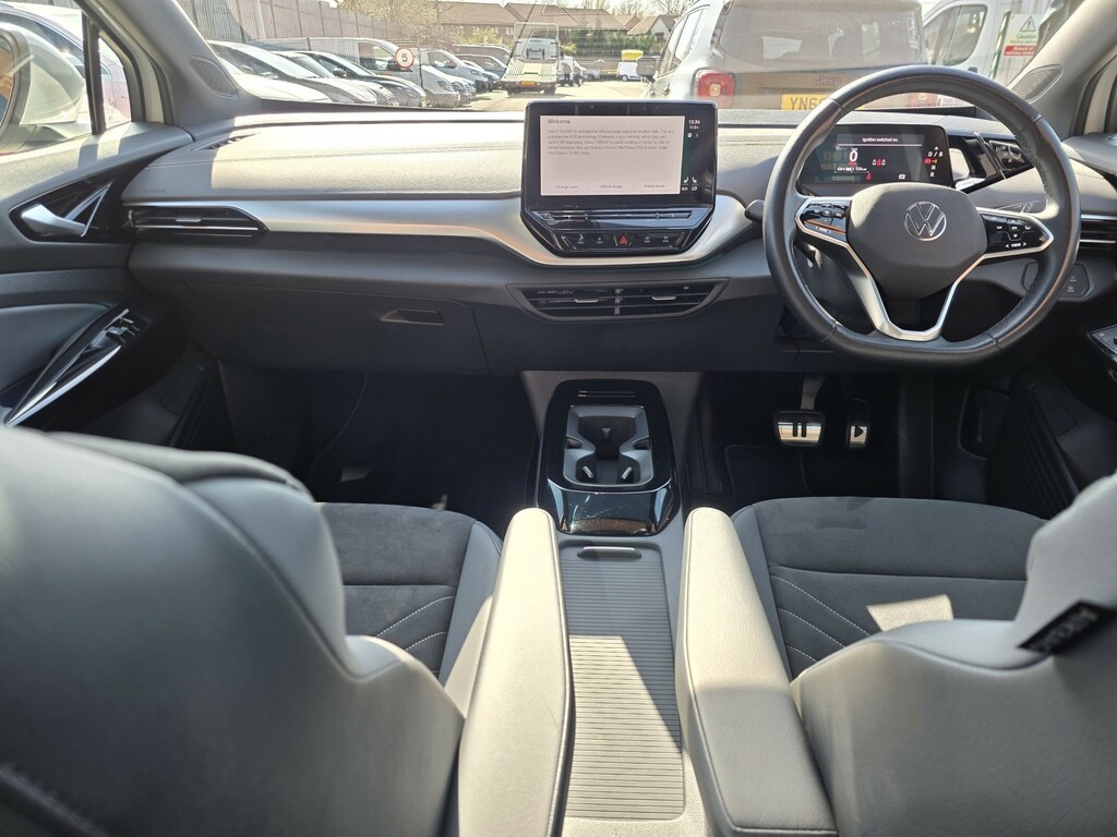 Volkswagen ID.4 Suv White #4
