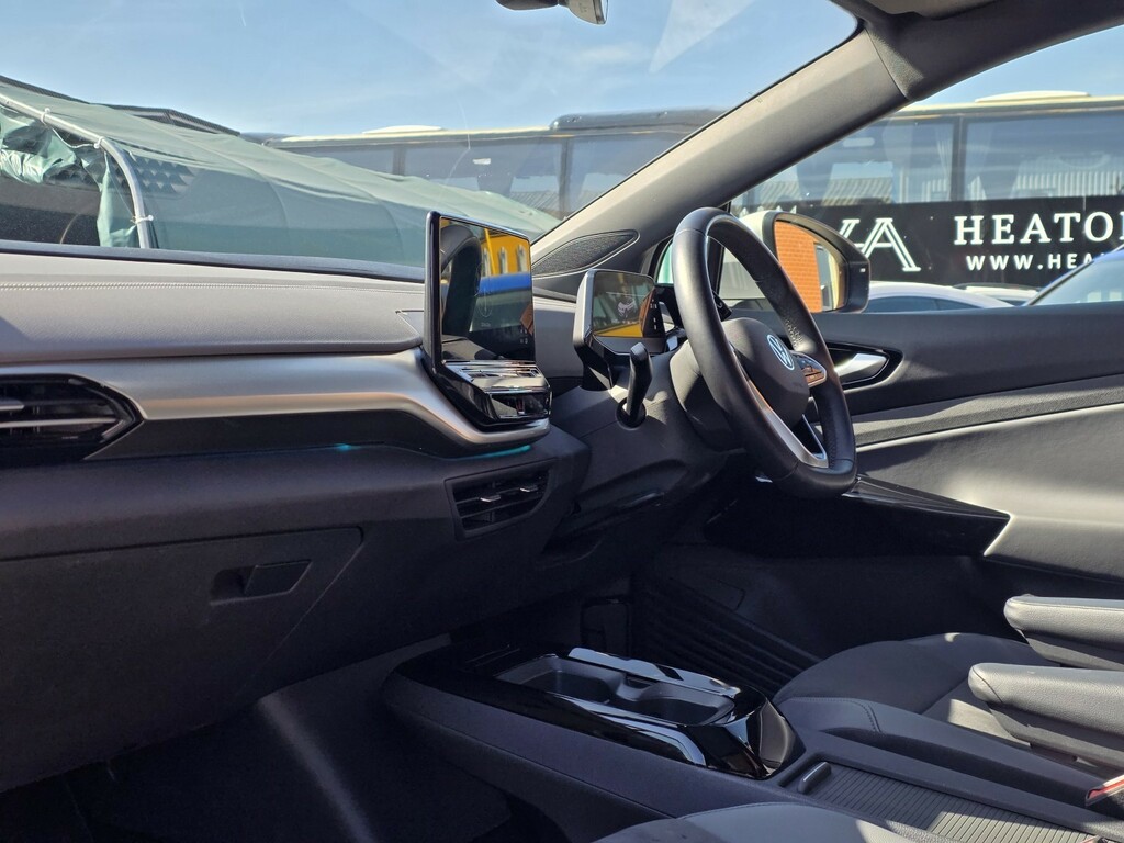 Volkswagen ID.4 Suv White #3