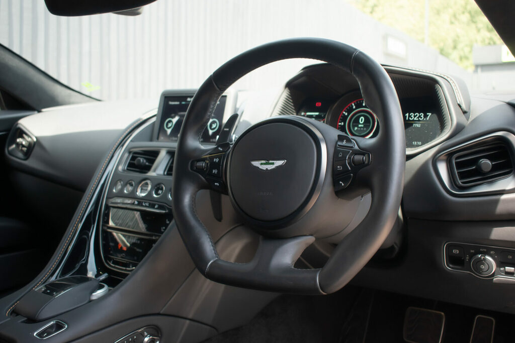 Aston Martin DB11 4.0 V8 #5