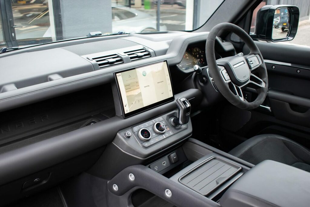 Land Rover Defender 90 5.0 P525 V8 Carpathian Edition  #2