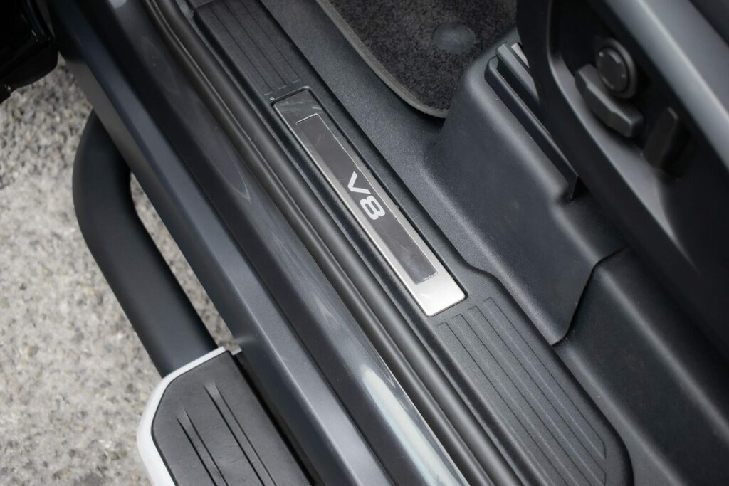 Land Rover Defender 90 3.0 D250 Hse 90 Green #11