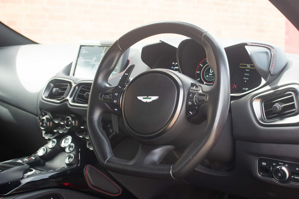 Aston Martin Vantage 4.0 V8  #4