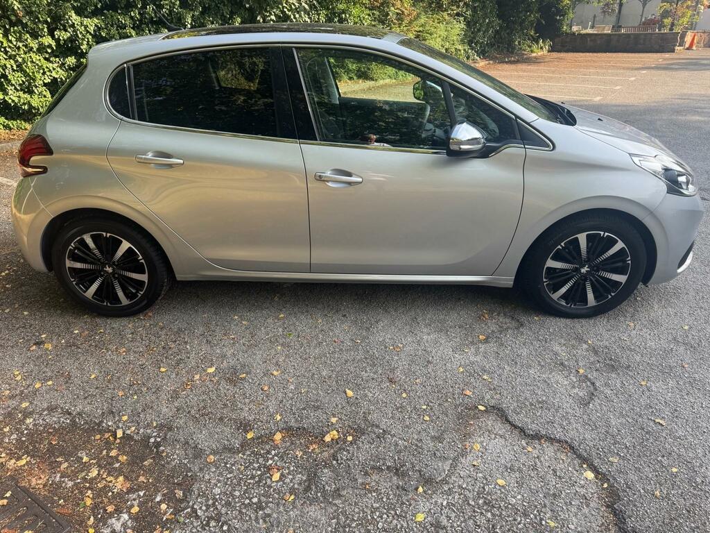 Peugeot 208 Allure Premium Silver #6