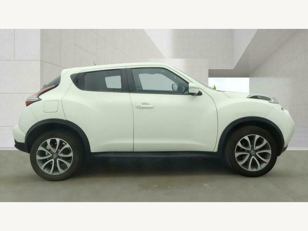 Nissan Juke Home Car Detail White #5
