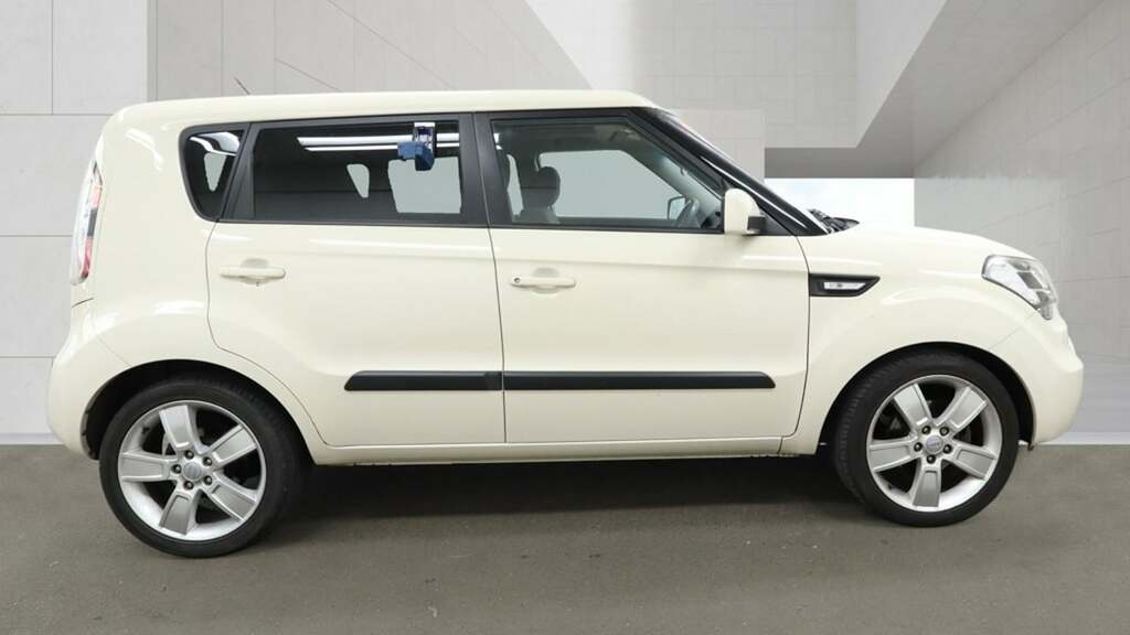 Kia Soul Home Car Detail  #5