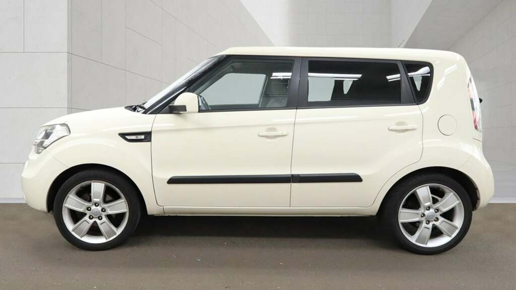 Kia Soul Home Car Detail  #6