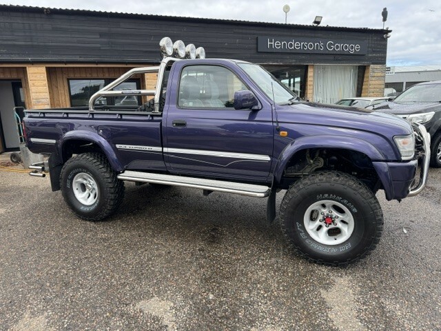 Toyota HILUX Pickup 2.4 Turbo Probably The Best In Count Blue