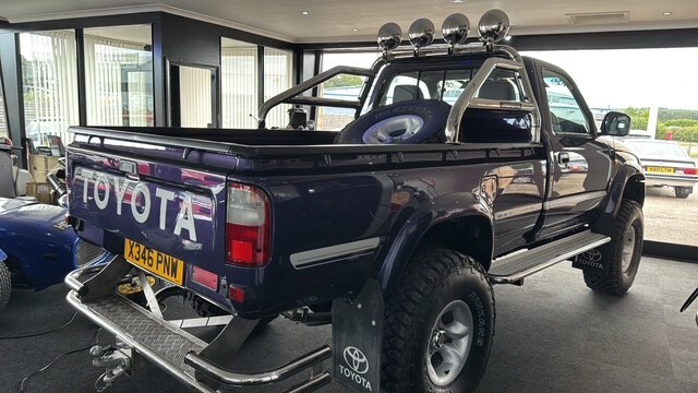Toyota HILUX Pickup 2.4 Turbo Probably The Best In Count Blue #5