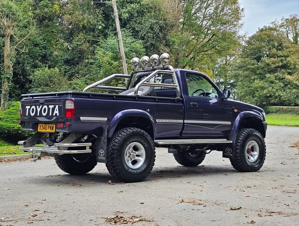 Toyota HILUX Pickup 2.4 Turbo Probably The Best In Count Blue #2