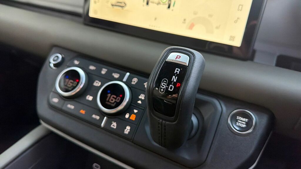 Land Rover Defender 110 3.0 D300 Se 110 Green