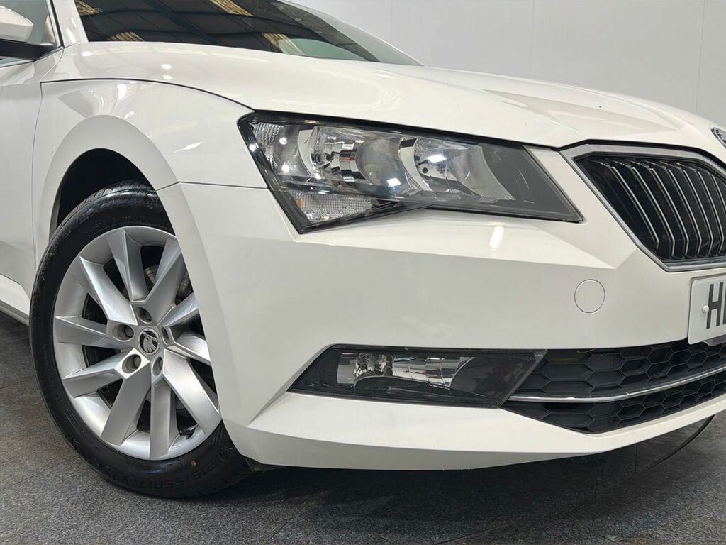 Skoda Superb 1.4 Tsi 150 Se White #2