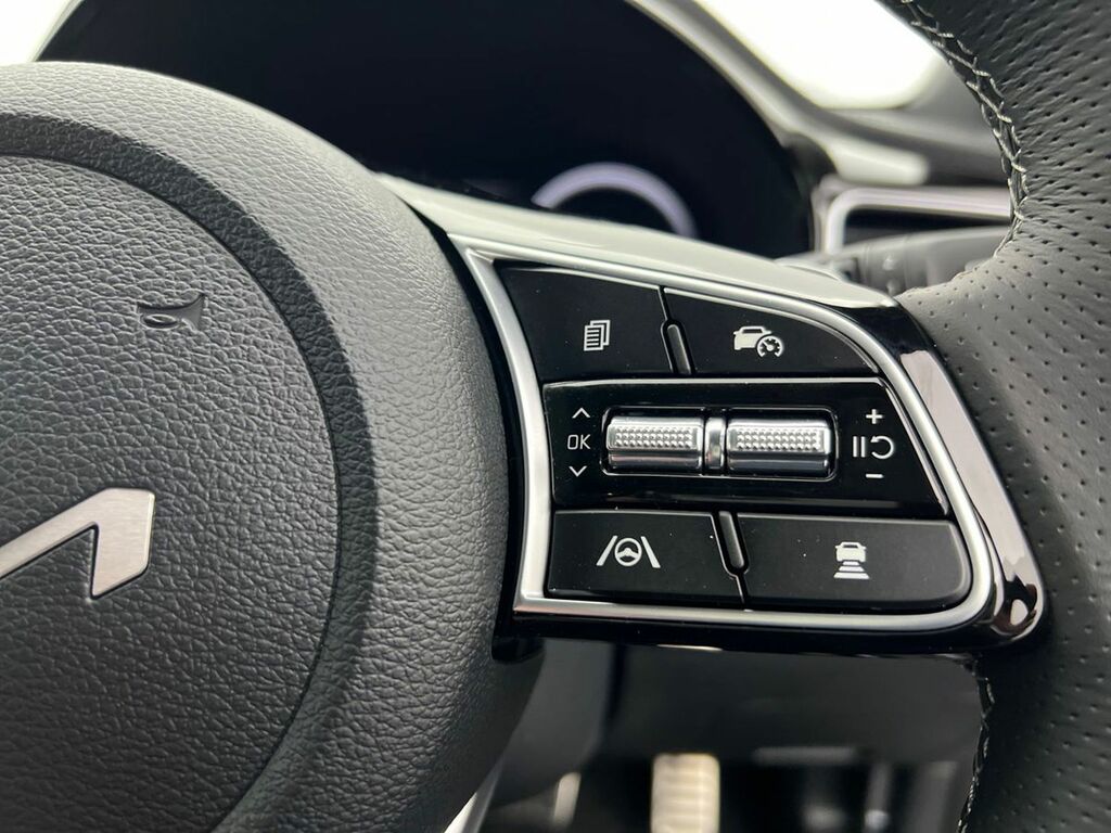 Kia Xceed 1.0T Gdi Isg 113 Gt-line S Dct White #23