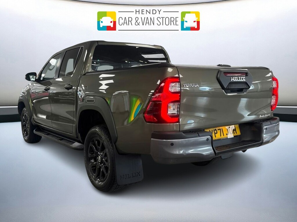 Toyota HILUX Invincible X Dcab Pick Up 2.8 D-4d Brown #3