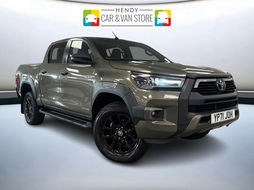 Toyota HILUX Invincible X Dcab Pick Up 2.8 D-4d Brown