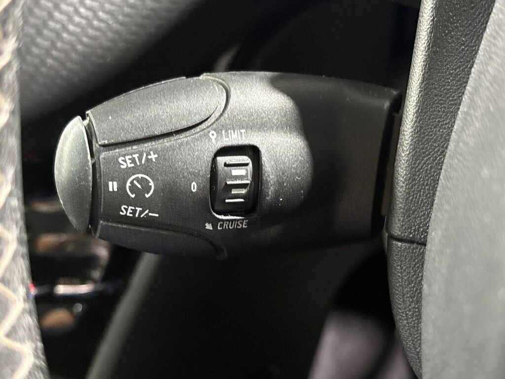 Peugeot 2008 1.2 Puretech Allure Premium Start Stop Grey #17