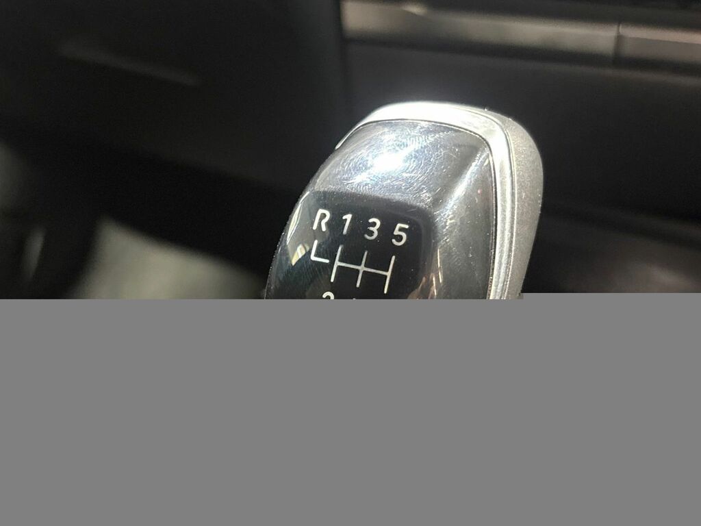Vauxhall Astra 1.2 Turbo Design Hatchback Euro White #9