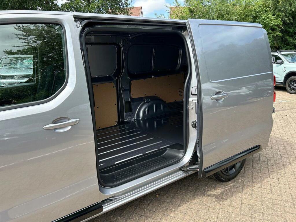 Vauxhall Vivaro XL 1.5 Turbo D 120 Prime H1 Grey #26