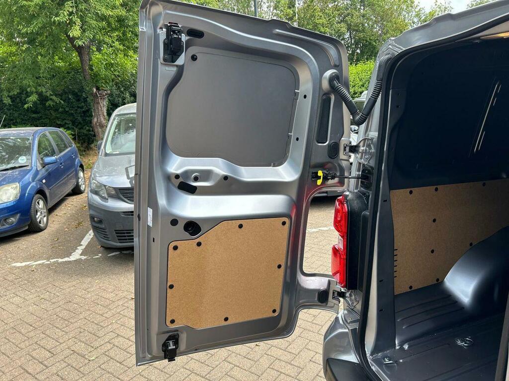 Vauxhall Vivaro XL 1.5 Turbo D 120 Prime H1 Grey #30