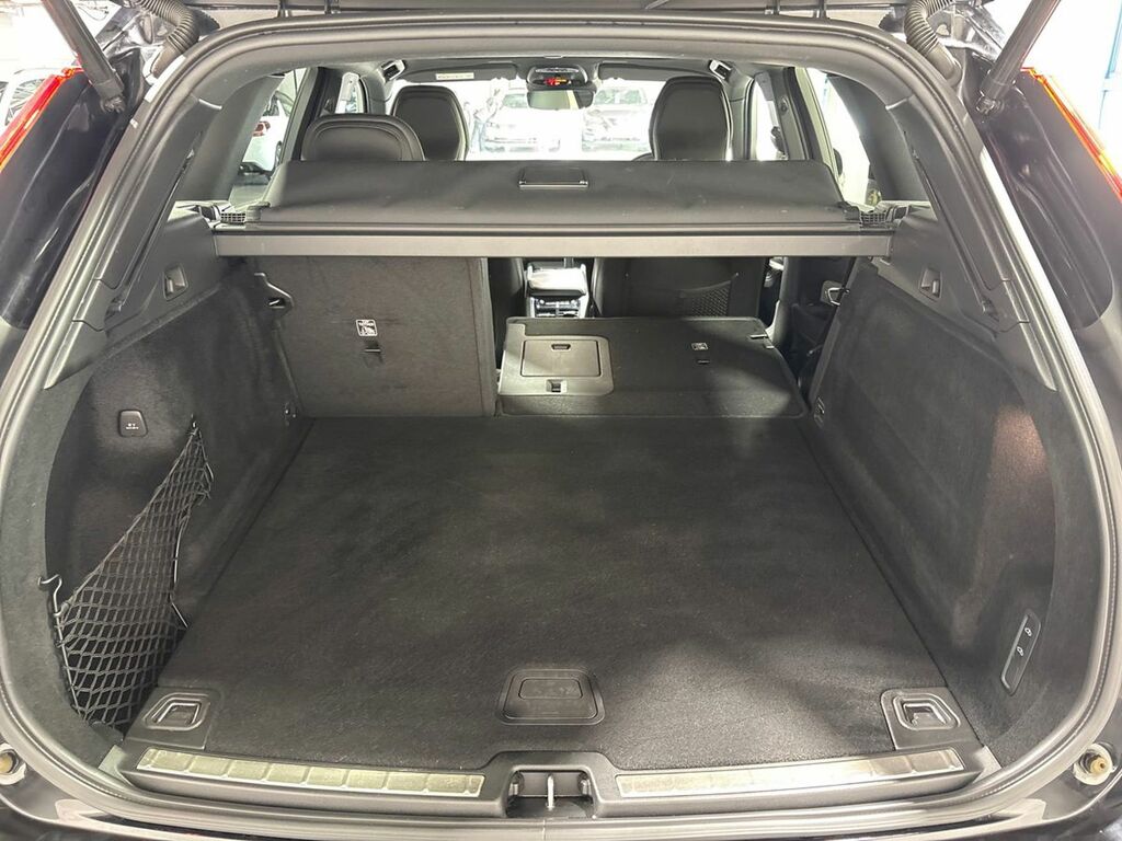 Volvo XC60 Pro B5 Black #4