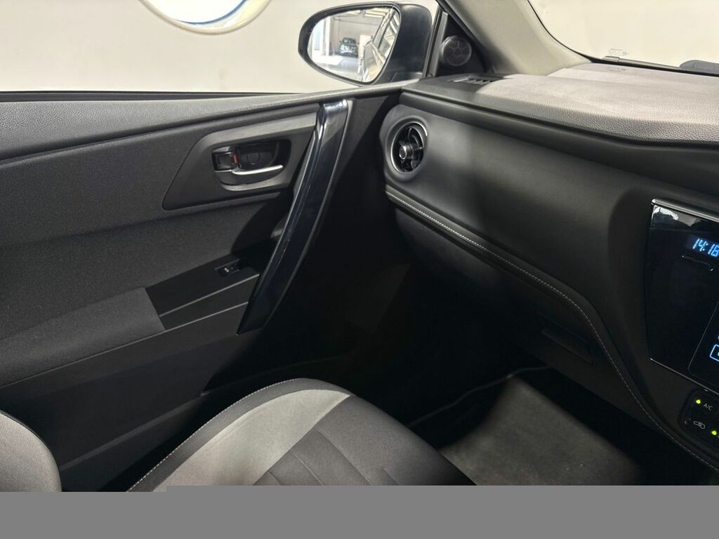 Toyota Auris Design Hev Vvt-i Cvt Grey #14