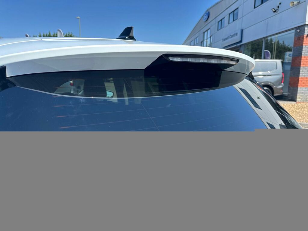 Ford Kuga 1.5 Ecoboost 150 Titanium First Edition White #4