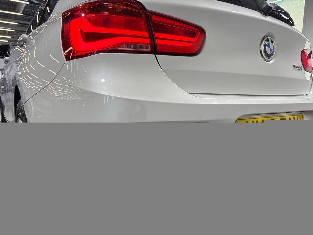 BMW 1 Series 120I Sport 5-Door White #3