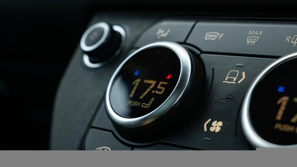 Land Rover Defender 110 3.0 D250 Mhev Xs Edition 4Wd Euro 6 Ss Silver #17