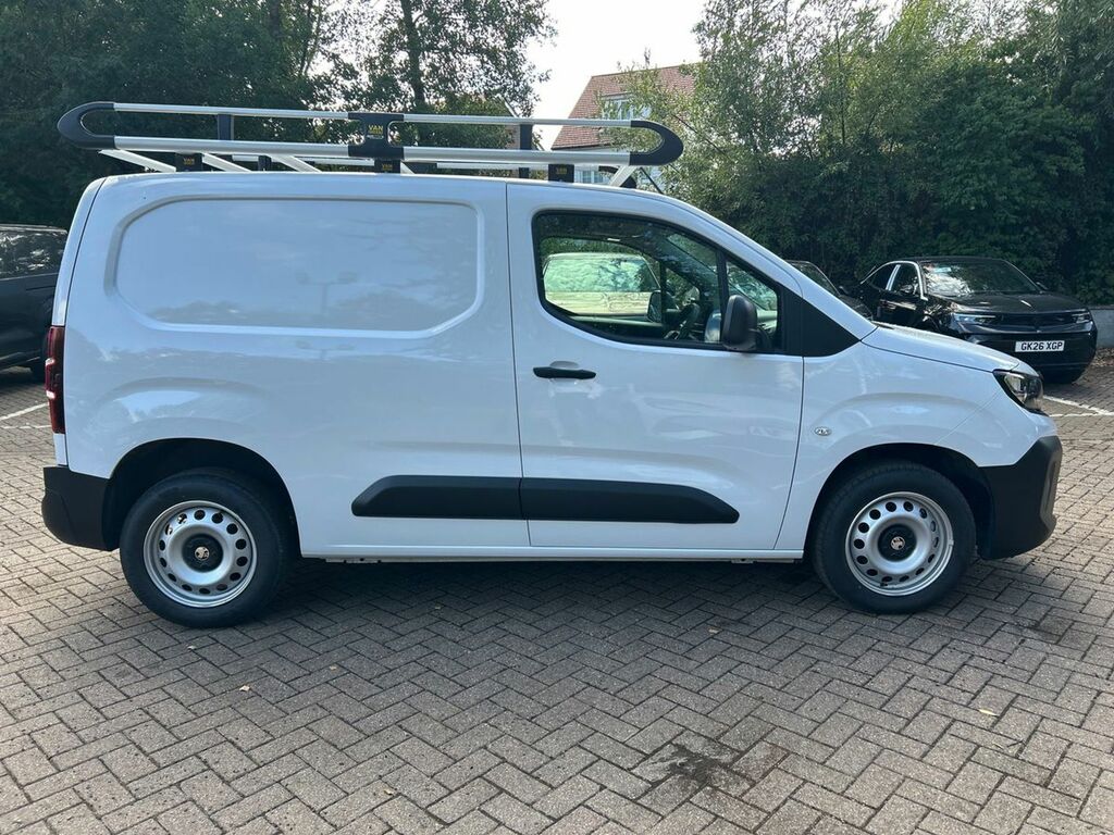 Vauxhall Combo White DP75YTX White #2
