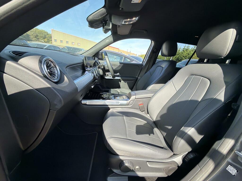 Mercedes-Benz EQB Eqb 250 Amg Line Premium Black #8