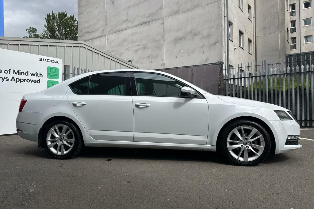 Skoda Octavia Octavia 1.6 Tdi Cr Se L 1919 Koda White #4