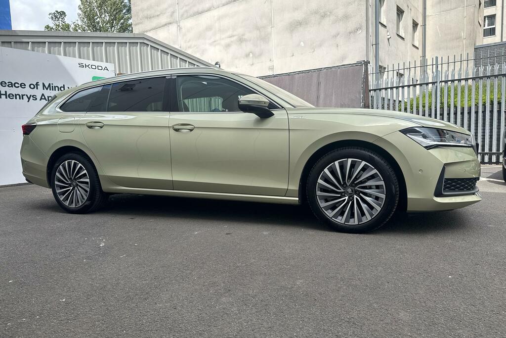 Skoda Superb Superb 1.5 Tsi Iv Laurin Klement Dsg 2575 Yellow #4
