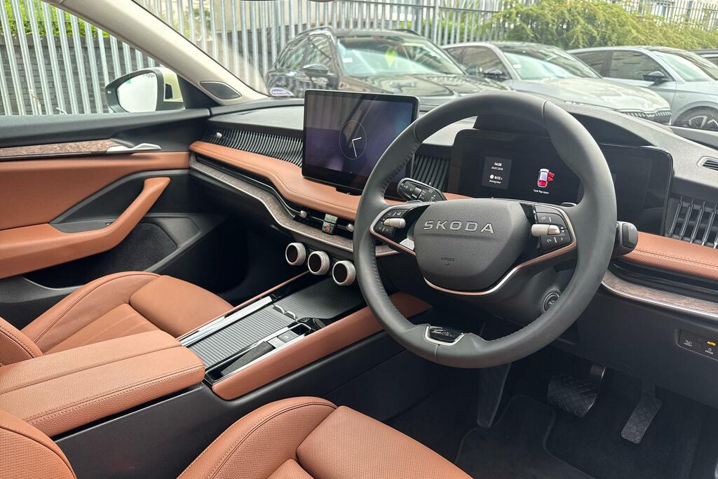 Skoda Superb Superb 1.5 Tsi Iv Laurin Klement Dsg 2575 Yellow #6