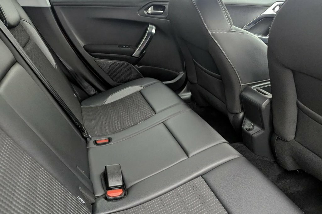 Peugeot 2008 2016 1.2 Puretech Ss Gt Line 110 Bhp Grey #14